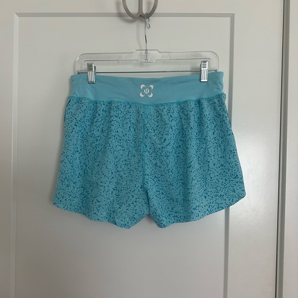 Lululemon Find Your Pace High Rise 3 Shorts - Picture 2 of 2